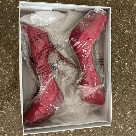 Jessica Simpson Red Suede Platform Heels 9 - Picture 8 of 8